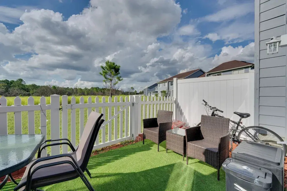 Pool + Patio: Family-friendly Townhome By Disney!