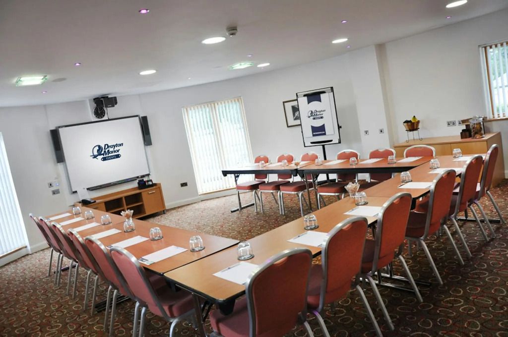 Drayton Manor Hotel