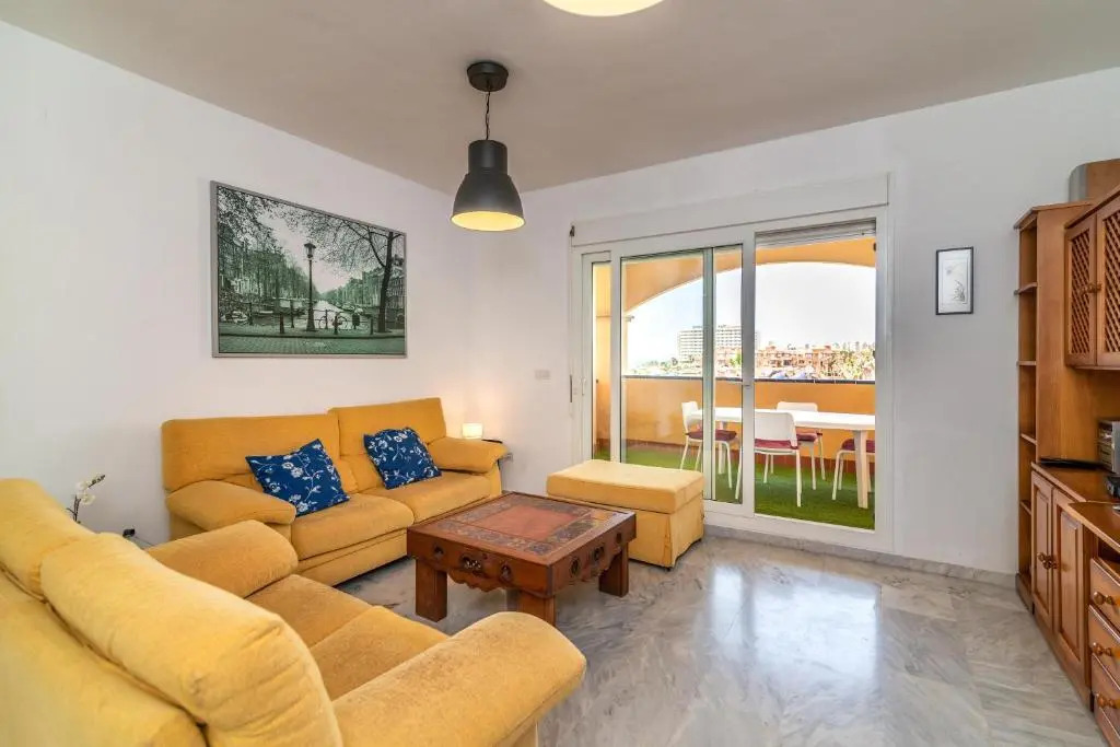 Well-located & Nice Views 2BDR Apt in Los Álamos