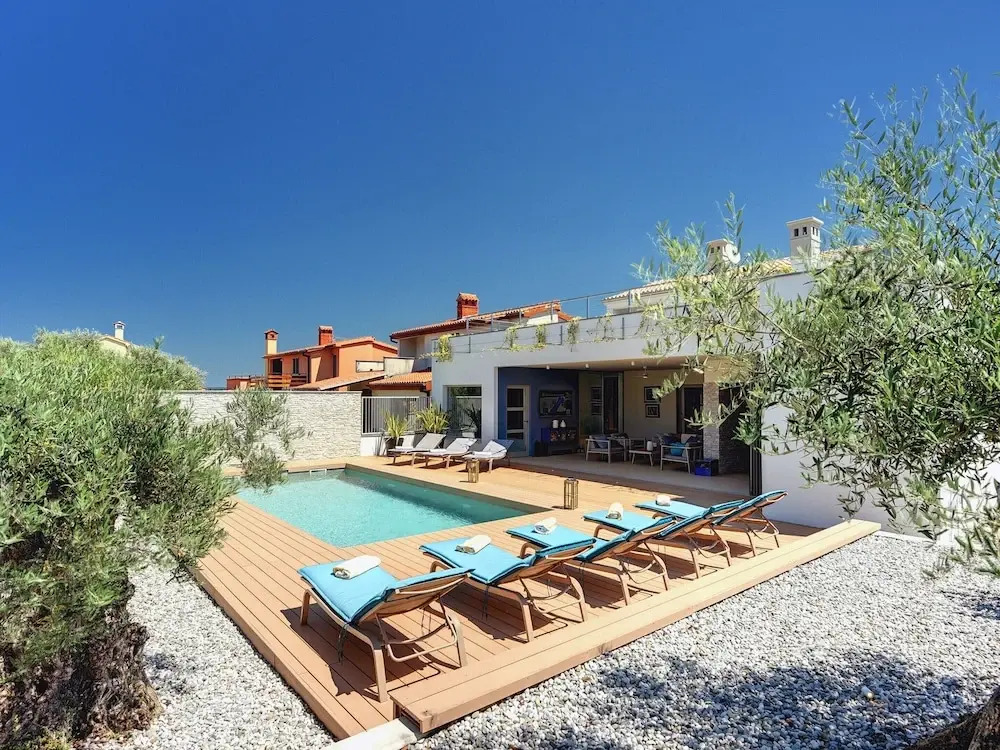 Villa in Stinjan with Pool and Sea View