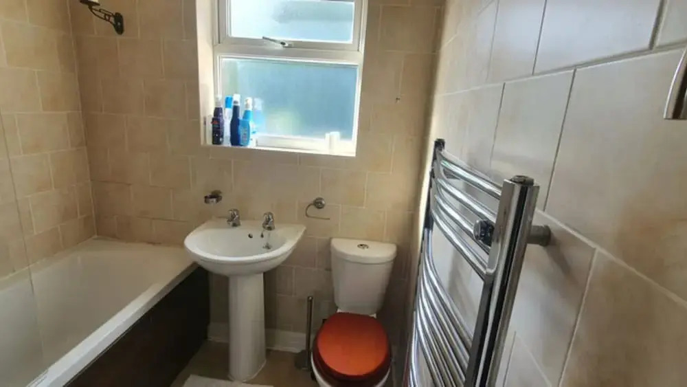 Room in Guest Room - Single Room in Coventry