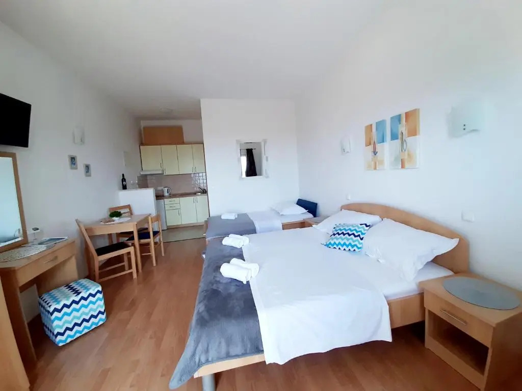 Apartments Akmadzic