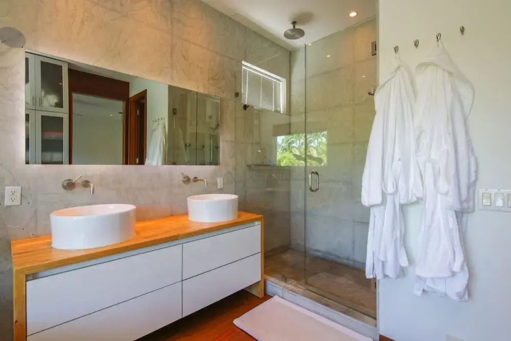Miami Abode - Private & Sanitized, Perfect for Working From Home. Private Pool, Pet Friendly. Super-host Support