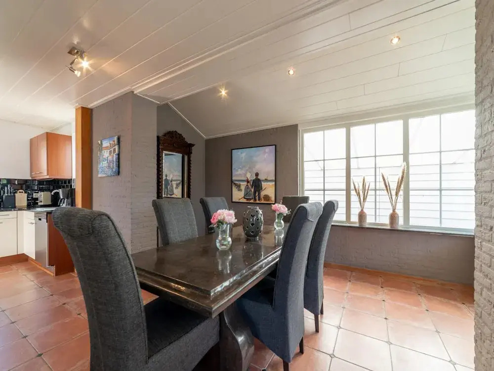 6-person House With a Beautiful Garden