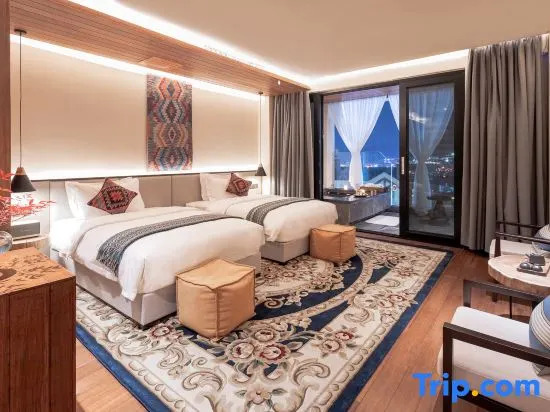 Tengchong Ruili Hot Spring Scenic Hotel
