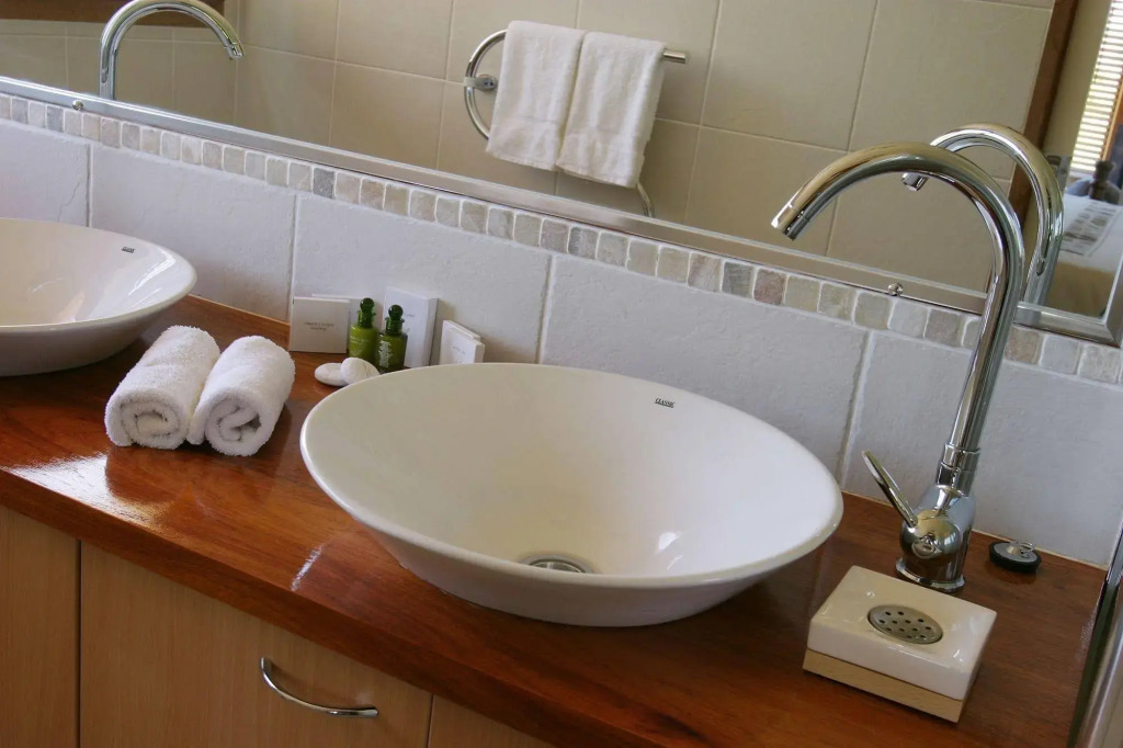 Lake Weyba Cottages Noosa