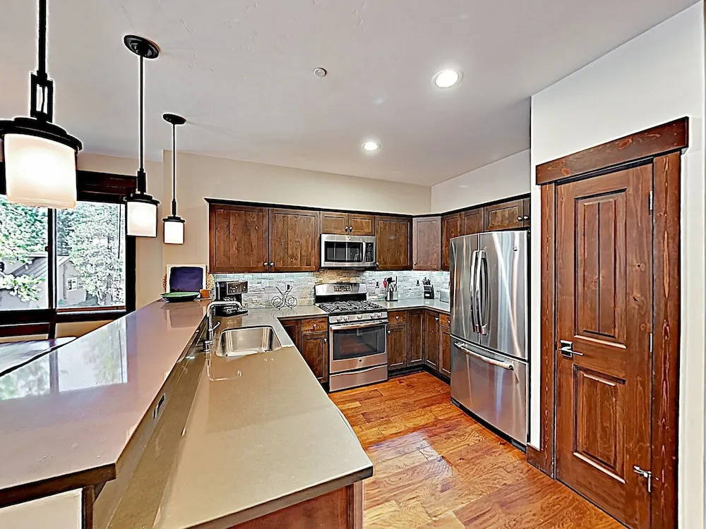 11595 #4 Truckee - 3 Br Condo