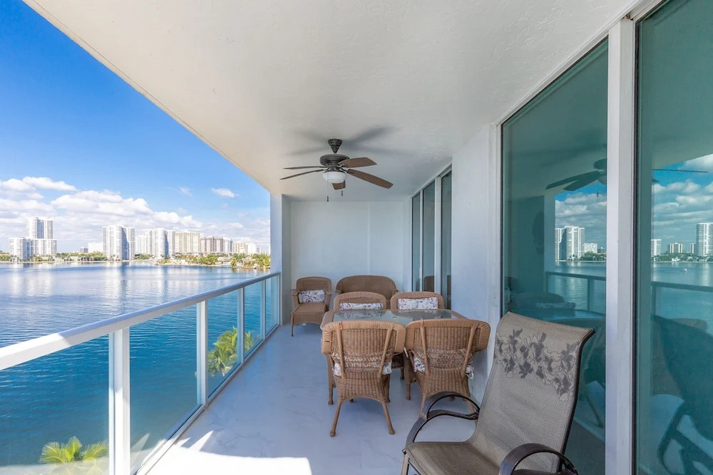Le Marina Bay 701 by Go Florida Condo, Sunny Isles