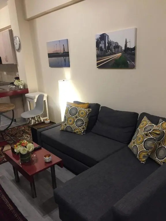 Newly Refurbished Big Central Studio, less than 100m to the sea