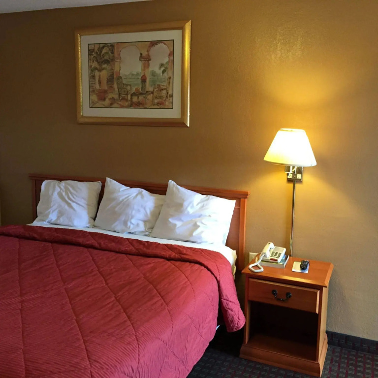 Deluxe Inn