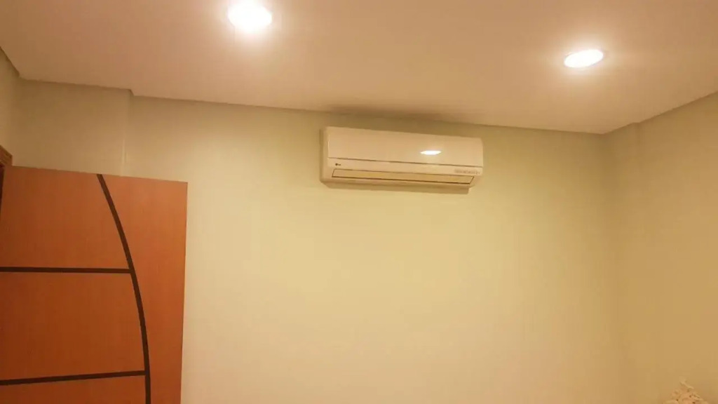 A melhor vista de Santos para 5 pessoas pé na areia