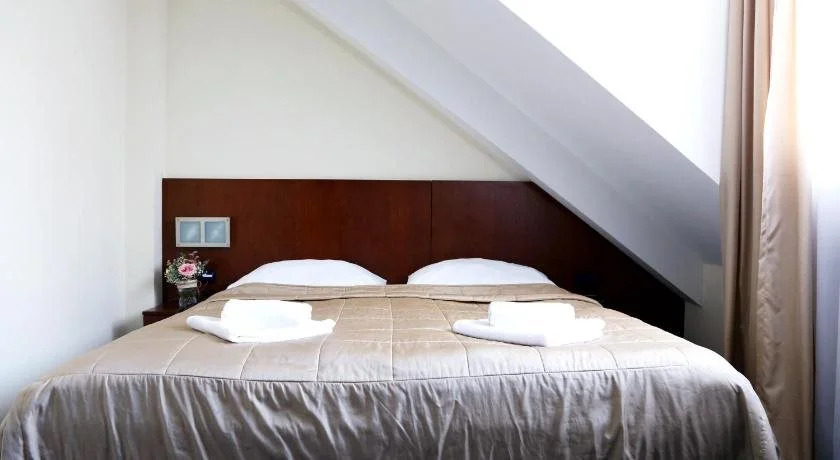 LONDON Boutique hotel & Restaurant