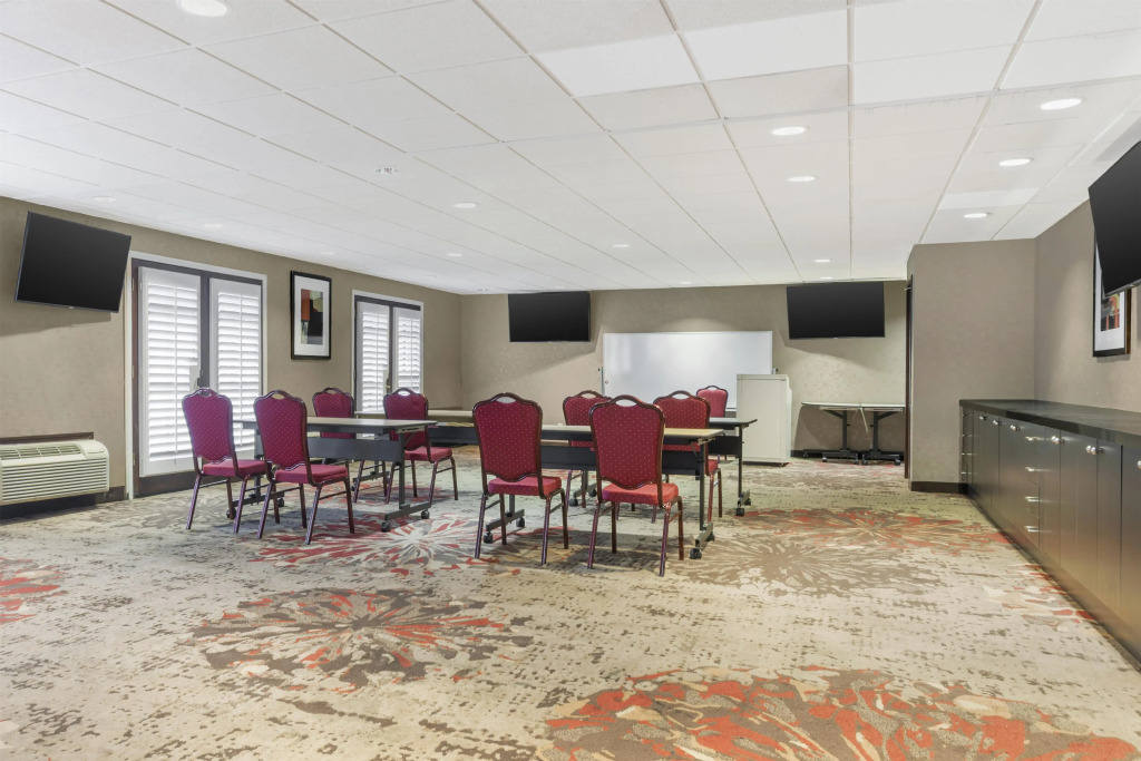 Best Western Plus Brookside Inn