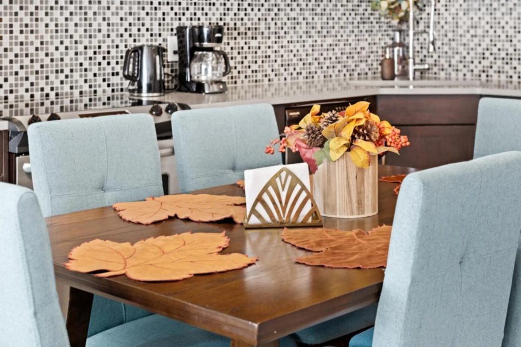 Modern Calgary Apartments - Calgary 1320 1St SE 1503 P4 2Bd 2bath