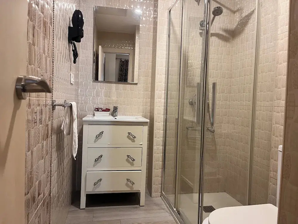 Hostal Flor de Lis - Lojo