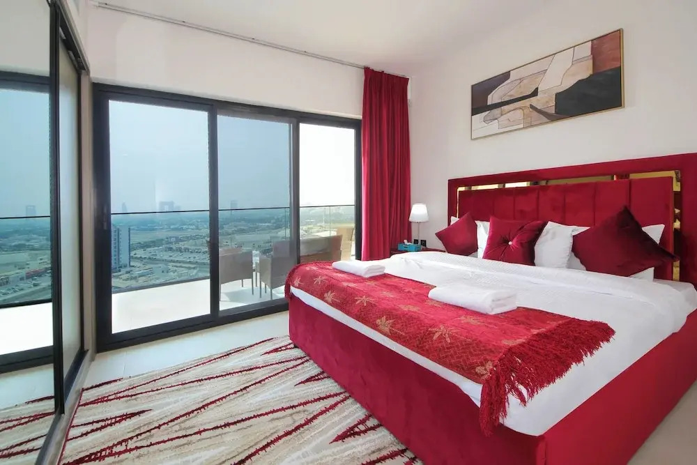 Silk Valley - Luxury 3BR with City View