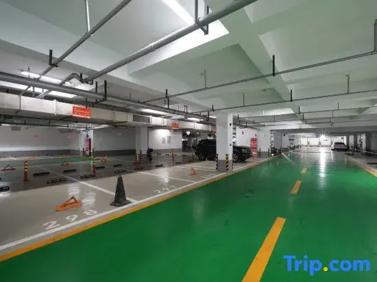 Huanlesong Hotel (Jiaxing Zhongguancun Wanli Square)