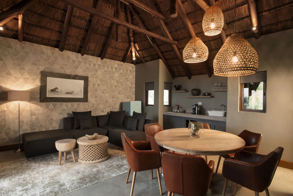 Mhondoro Safari Lodge & Villa
