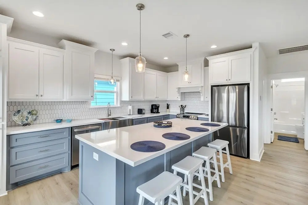Just Beachy 3 Bedroom Home by RedAwning