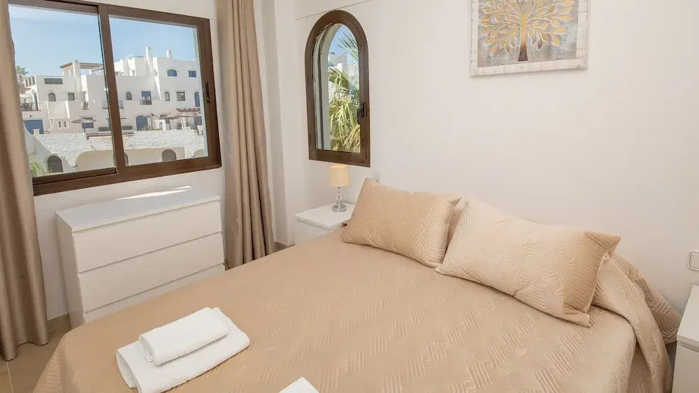 Lovely 2-bed Apartment in Marina de la Duquesa