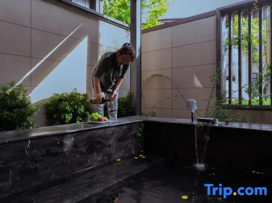 Tengchong Zhuhuan Chinese Inn Wenquan Homestay