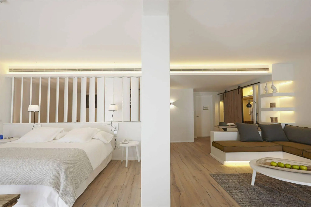 Hotel Restaurant Mas Lazuli by Fimedhotels