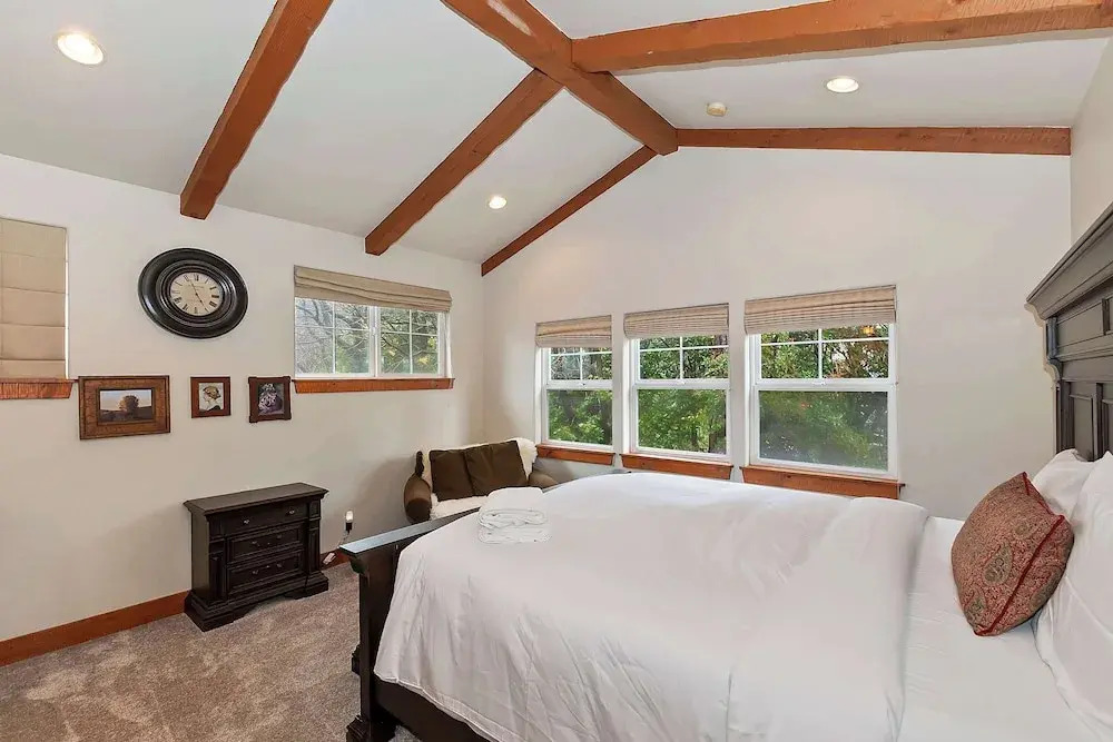 Matterhorn Peak Lodge – Upscale Mountain Escape
