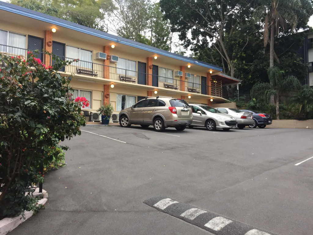 Ambassador Motor Inn