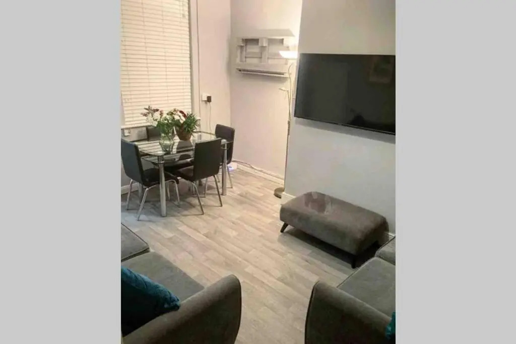 The Terrace Chester, modern 3 bed house