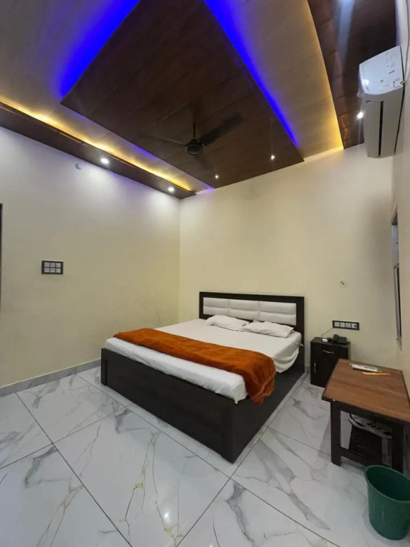 Shree Radhe Palace