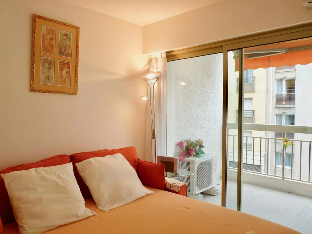 One Bedroom Apartment in the Center of Cannes Next to the Carlton a few Meters From the Croisette - 367
