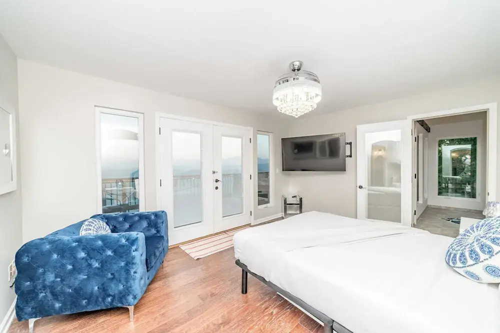Panorama by Avantstay Unparalleled Views, Deck w/ Hottub, Game Room Pool Table