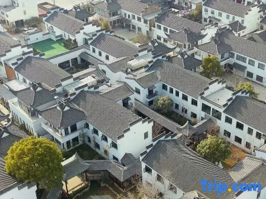 Fenghuangliuyuan Garden Hotel