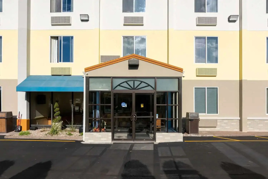 Days Inn by Wyndham Hartford/Closest Downtown