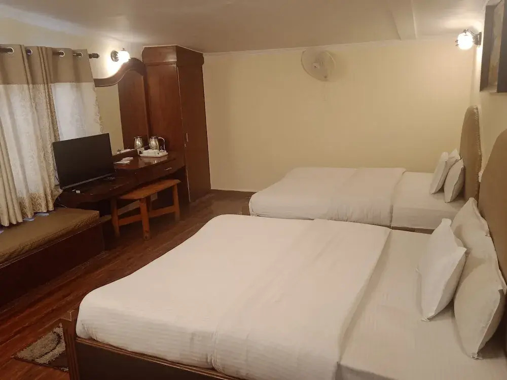 Hotel Happy Home The Lake Paradise
