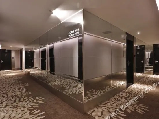 Crystal Hotel Shanghai North Sichuan Road on the Bund