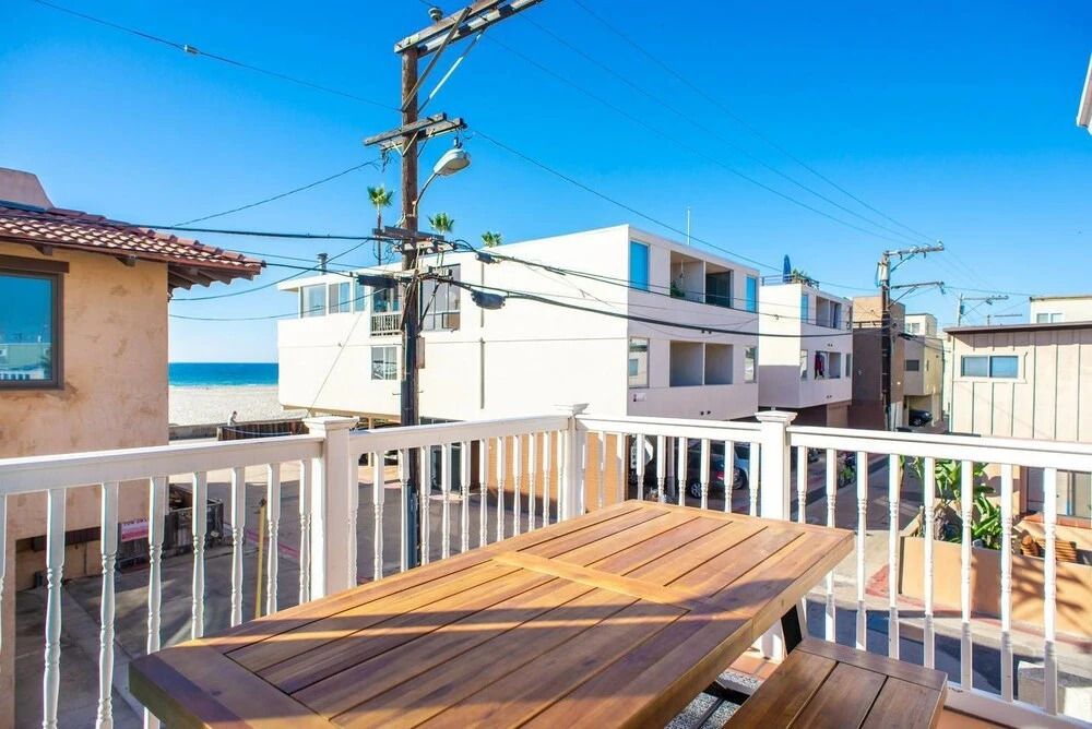 Charming 5br/3.5ba Mission Beach Home by Domio