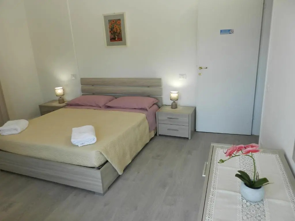 Appartamenti Via Cortonese 1