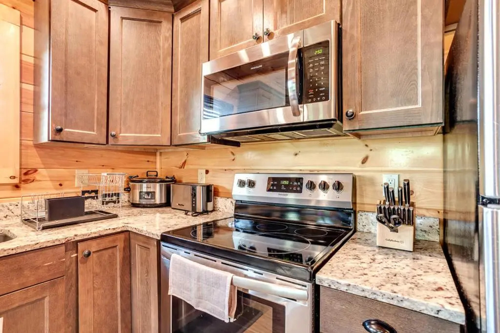 4 Bedroom Cabin for 14