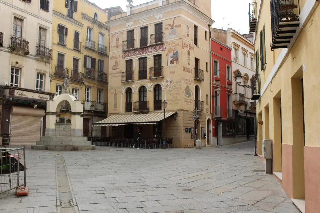 Via Cavour 19, Camere del Conte