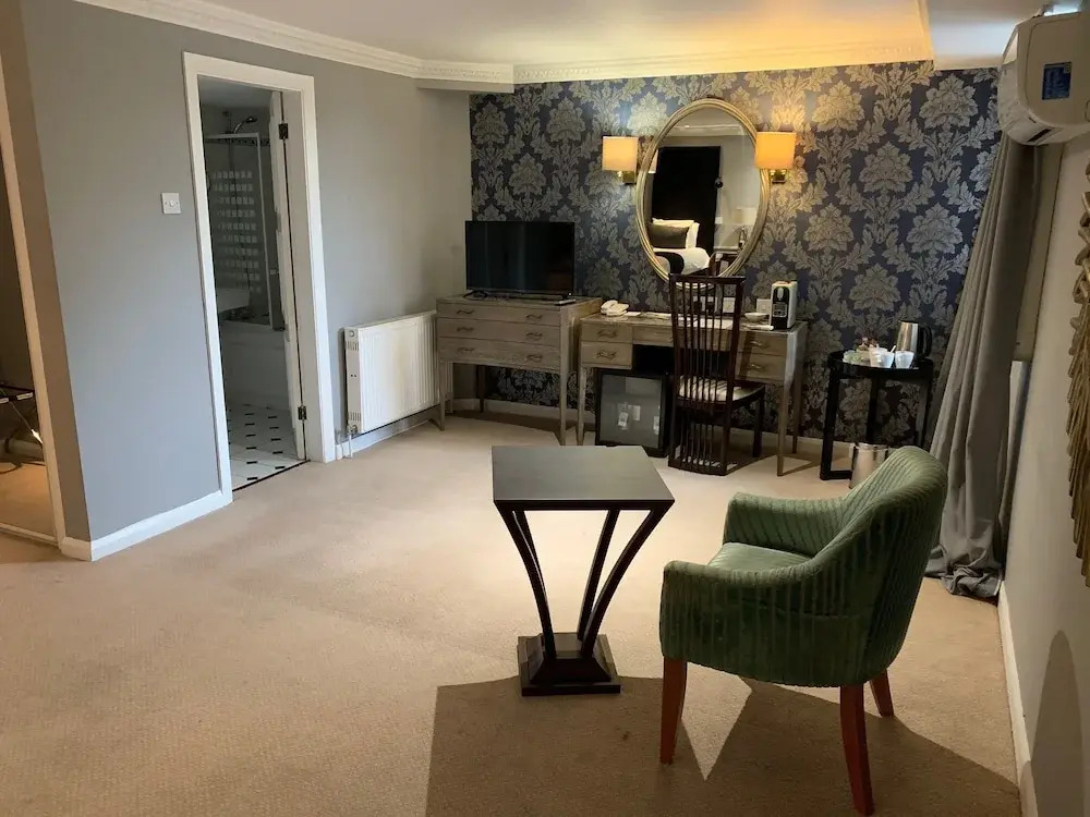 Barons Court Hotel Walsall