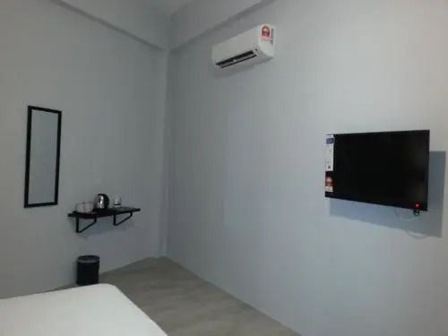L Hotel