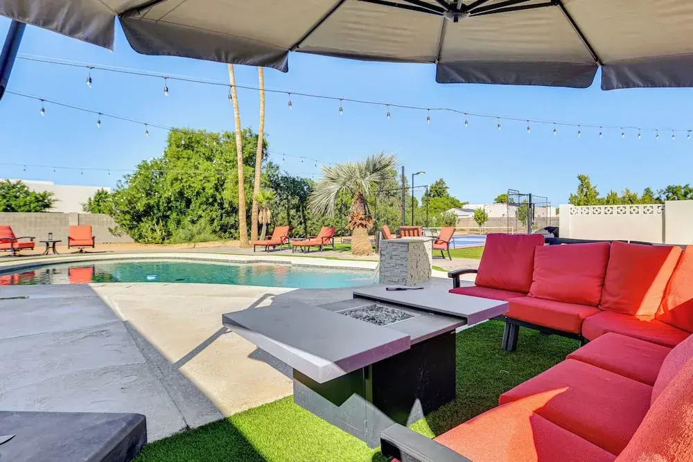 Sports Court + Hot Tub: Luxe Scottsdale Retreat