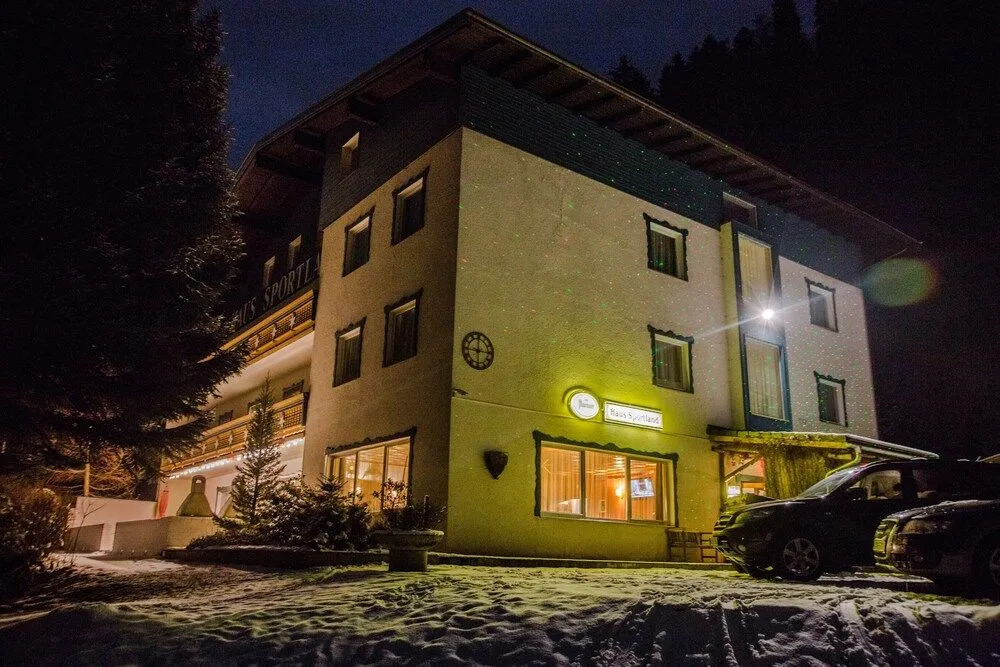 Sportland Inn