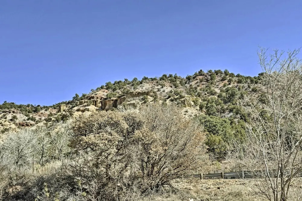 Mom's Place in Jemez - 1 Mi to Hot Spring