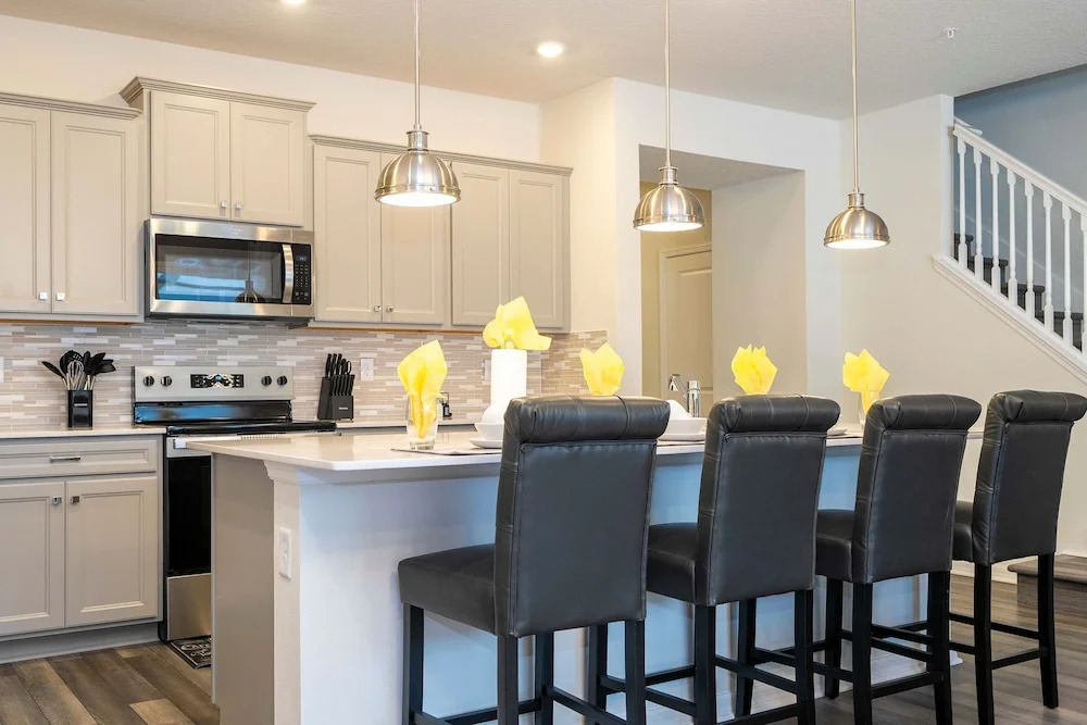 Gorgeous 5Bd Close to Disney With Pool at Windsor Cay 1285