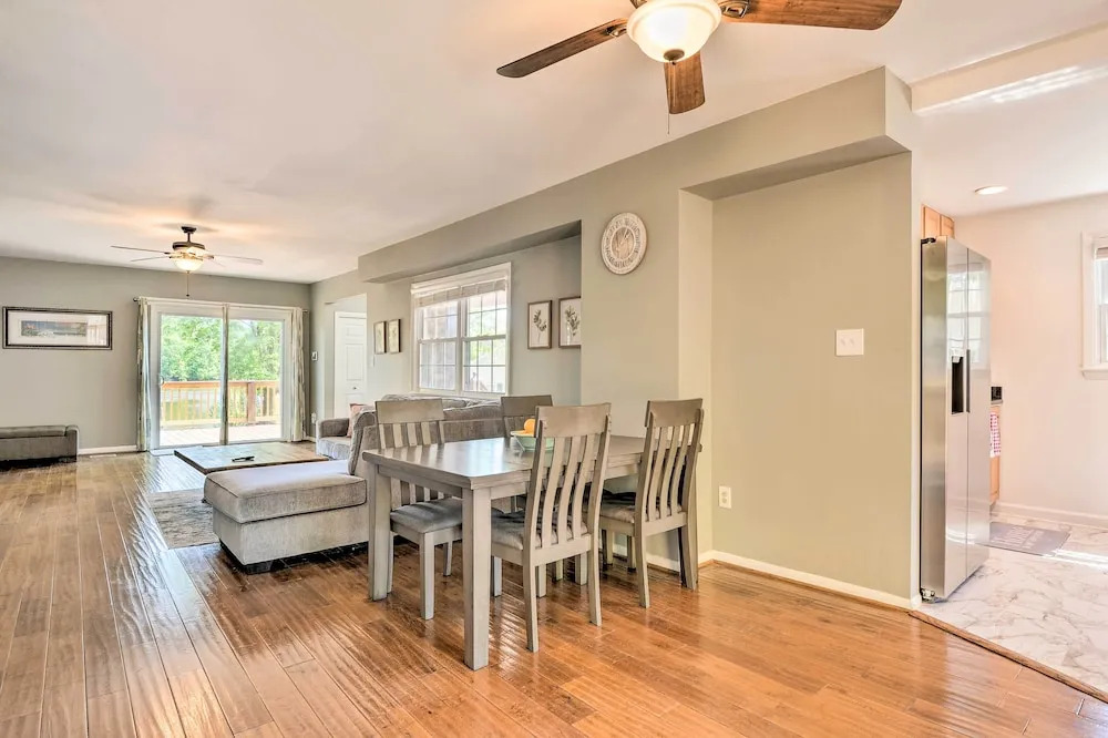 Sunny Glen Burnie Home - On-site Water Access