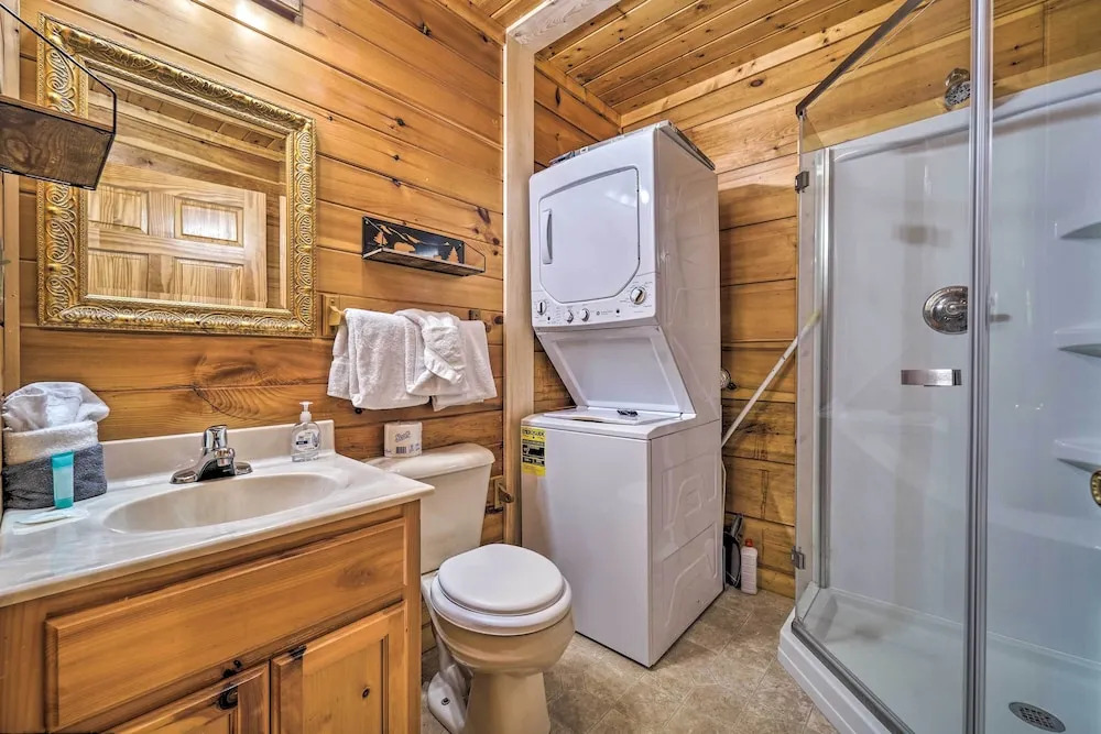 Scenic Sevierville Cabin: Hot Tub, Panoramic Views