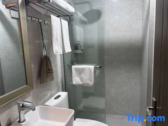 Ruo Bi Lin Hotel（Shanghai Lujiazui Century Avenue Metro Station Hotel）