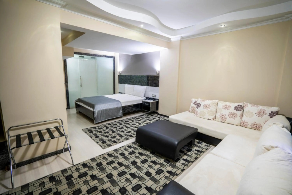 Halley Hotel